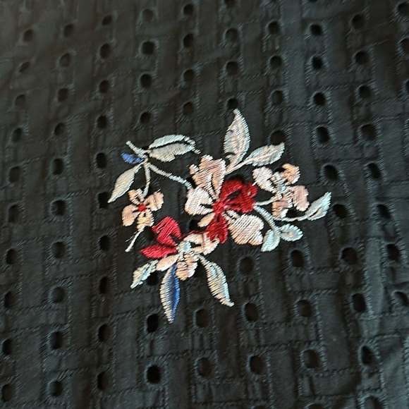 Ann Taylor Floral eyelet boxy blouse - Picture 7 of 8